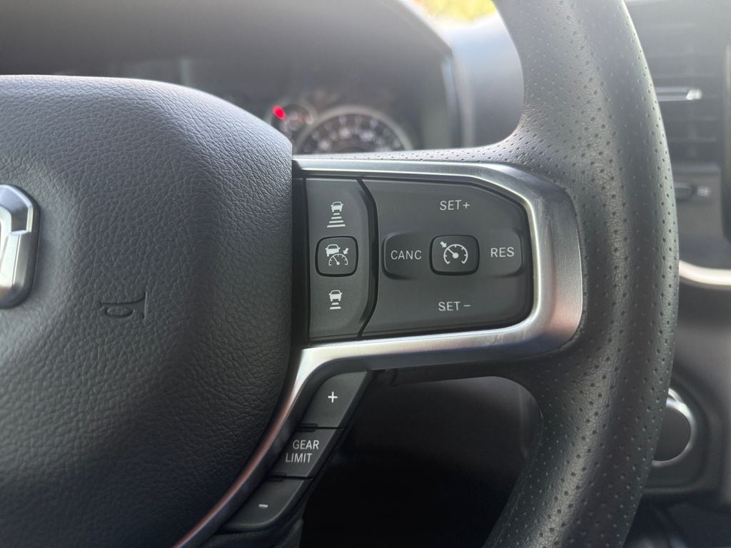 2025 RAM Ram 1500 RAM 1500 BIG HORN CREW CAB 4X2 5'7' BOX