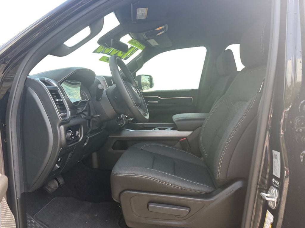 2025 RAM Ram 1500 RAM 1500 BIG HORN CREW CAB 4X2 5'7' BOX