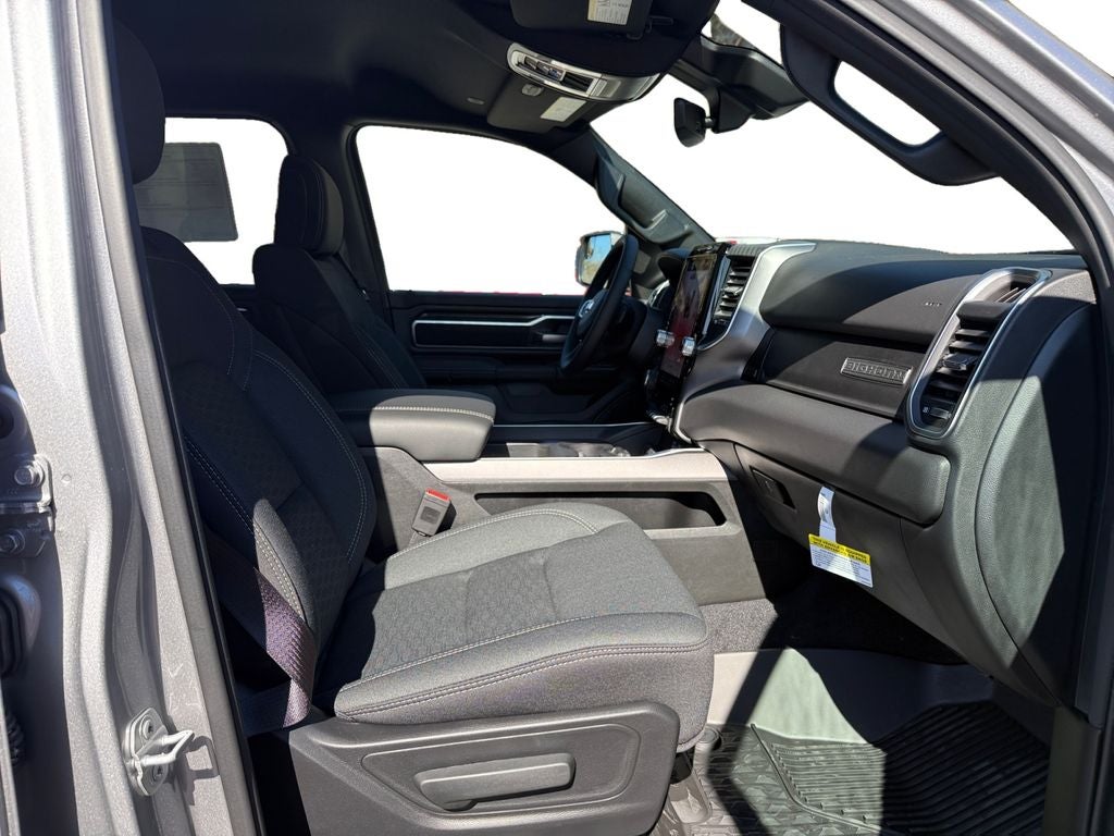 2025 RAM Ram 1500 RAM 1500 BIG HORN CREW CAB 4X2 5'7' BOX