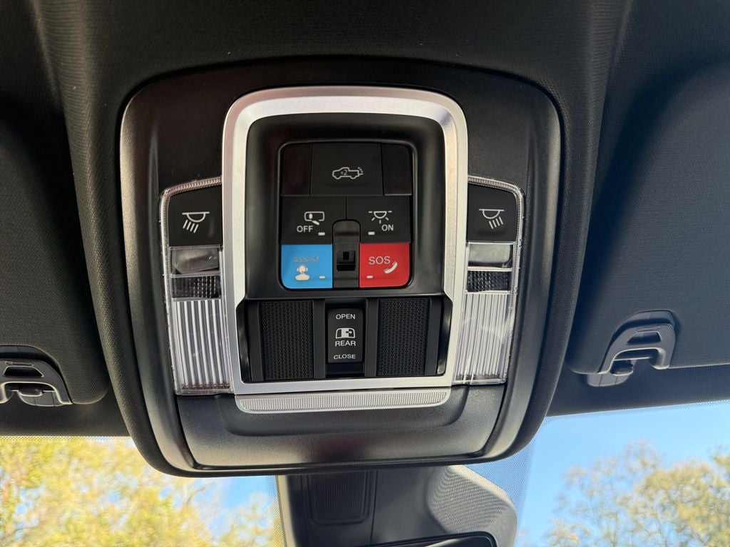 2025 RAM Ram 1500 RAM 1500 BIG HORN CREW CAB 4X2 5'7' BOX