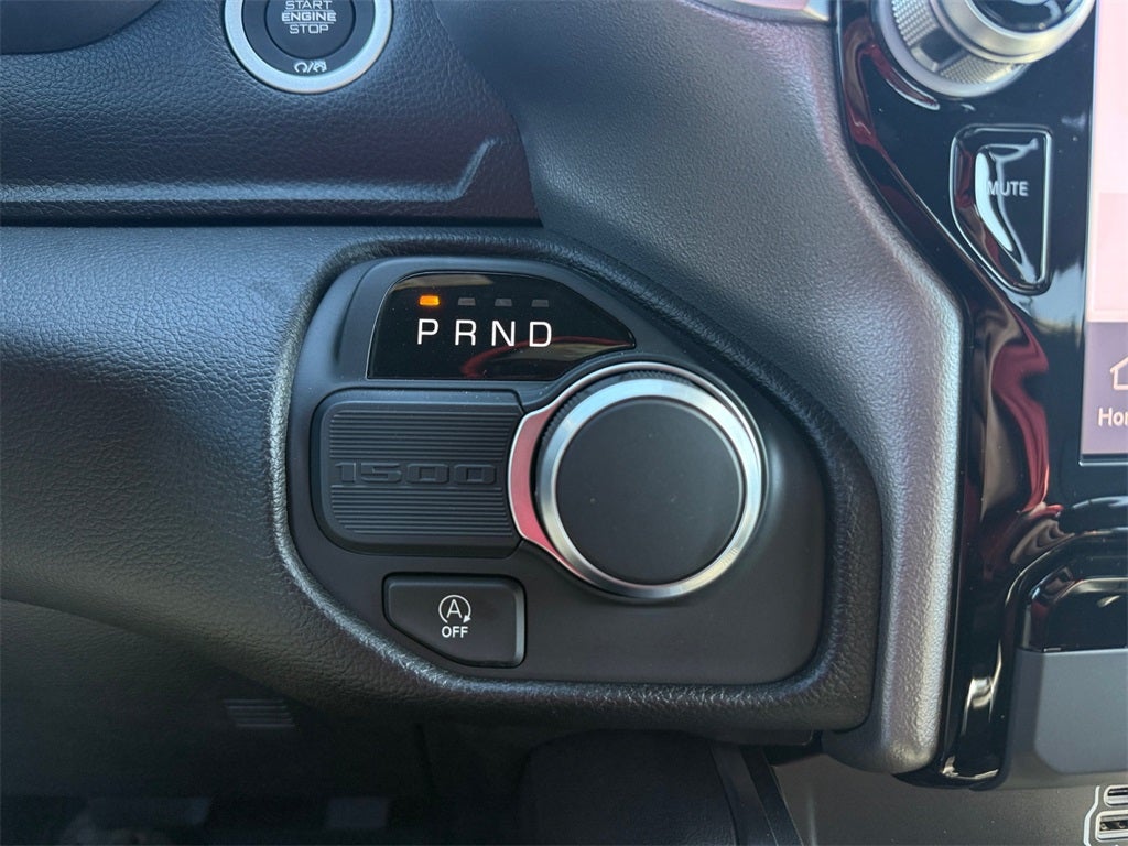 2025 RAM Ram 1500 RAM 1500 BIG HORN CREW CAB 4X2 5'7' BOX