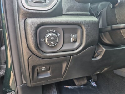 2027 RAM Ram 1500 RAM 1500 EXPRESS CREW CAB 4X2 5'7' BOX