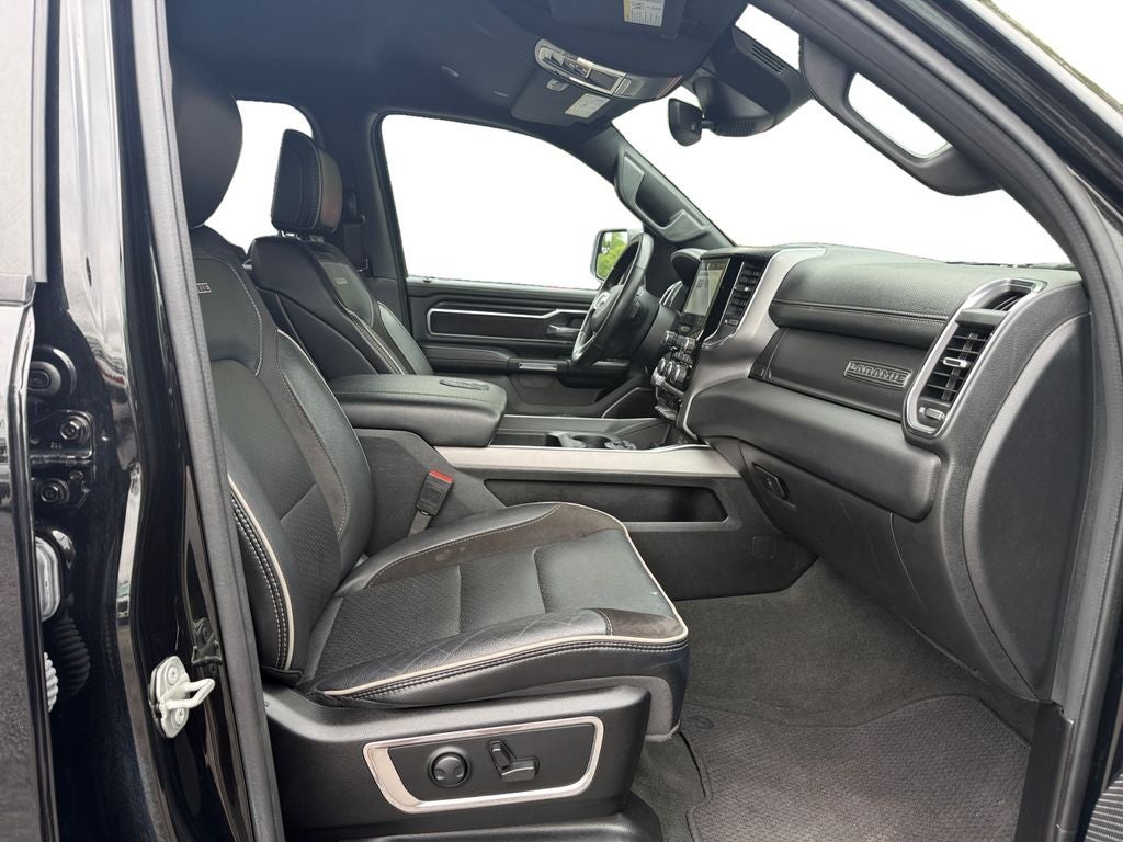 2024 RAM 1500 Laramie Crew Cab 4x2 5'7' Box