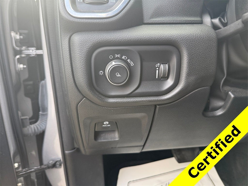 2024 RAM 1500 Laramie Crew Cab 4x2 5'7' Box