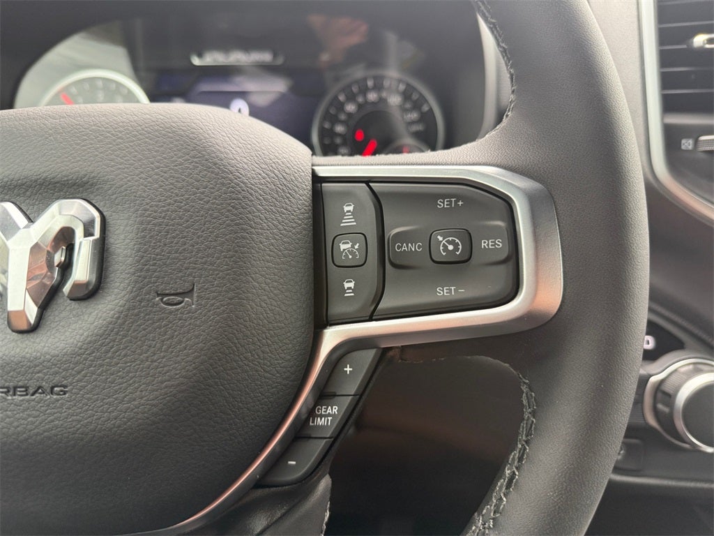 2025 RAM Ram 1500 RAM 1500 BIG HORN CREW CAB 4X2 6'4' BOX