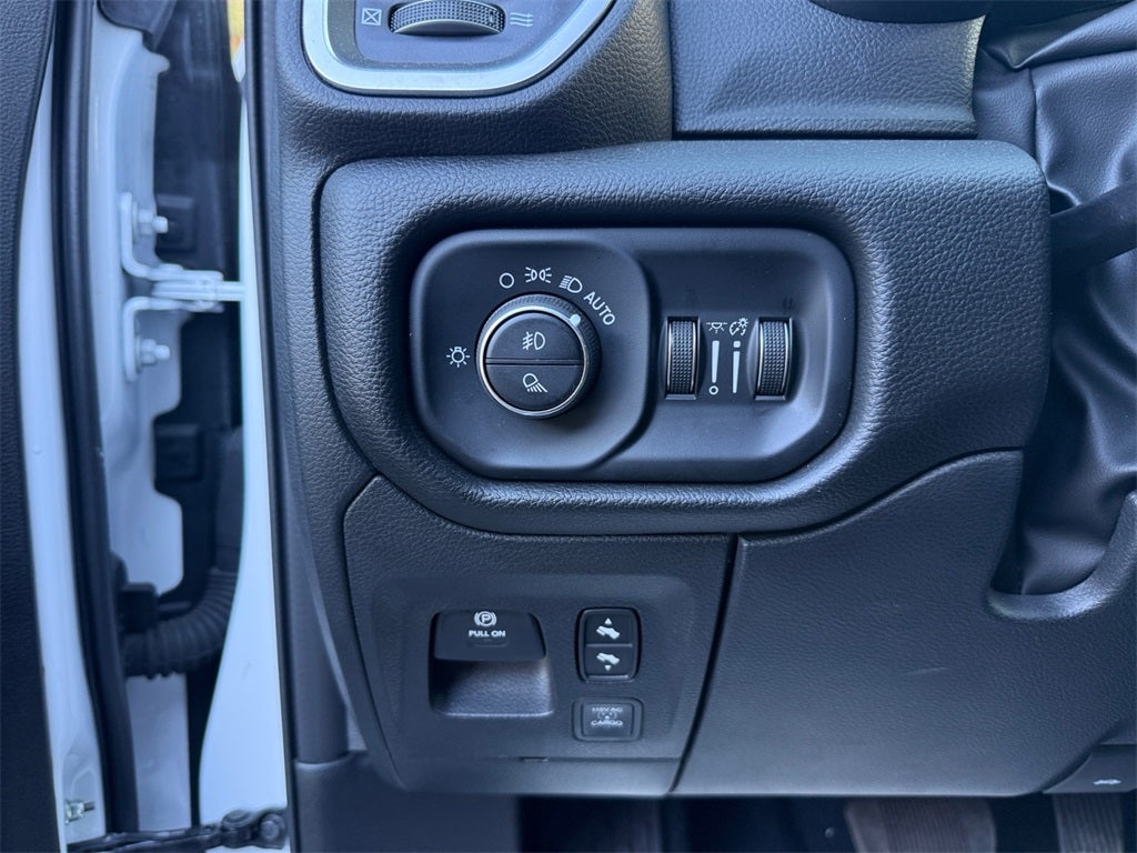 2025 RAM Ram 1500 RAM 1500 BIG HORN CREW CAB 4X4 5'7' BOX