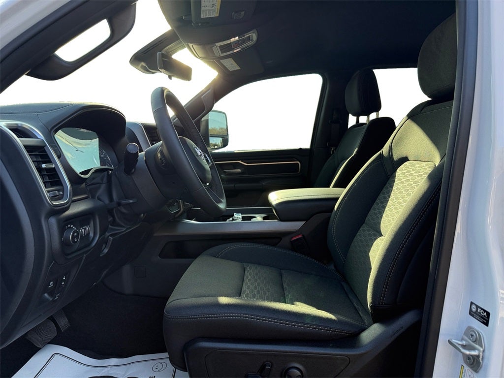 2025 RAM Ram 1500 RAM 1500 BIG HORN CREW CAB 4X4 5'7' BOX