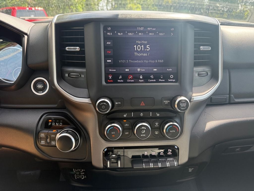 2020 RAM 1500 Big Horn Quad Cab 4x4 6'4' Box