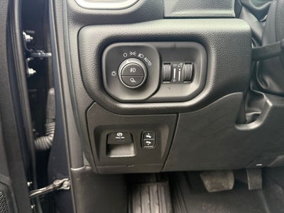 2025 RAM 1500 Big Horn Crew Cab 4x4 5'7' Box