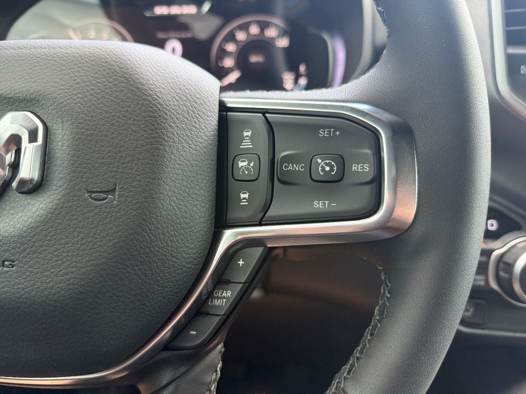 2025 RAM 1500 Big Horn Crew Cab 4x4 5'7' Box