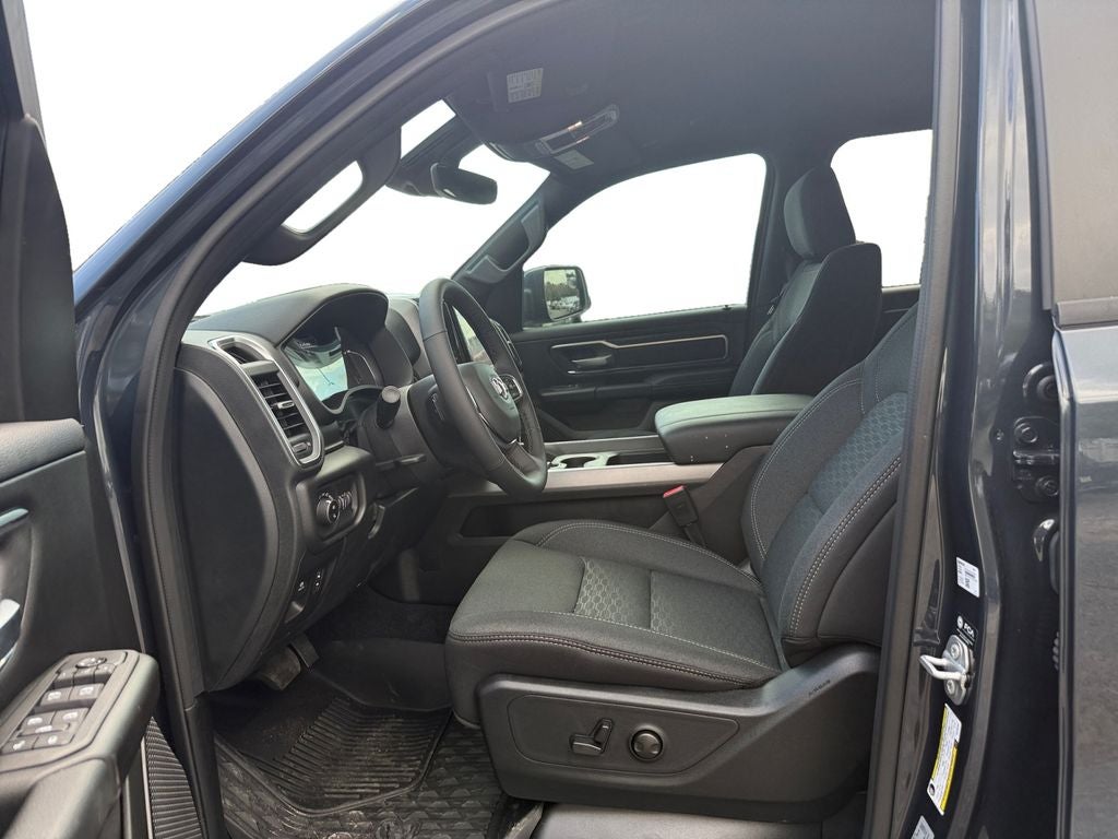 2025 RAM 1500 Big Horn Crew Cab 4x4 5'7' Box