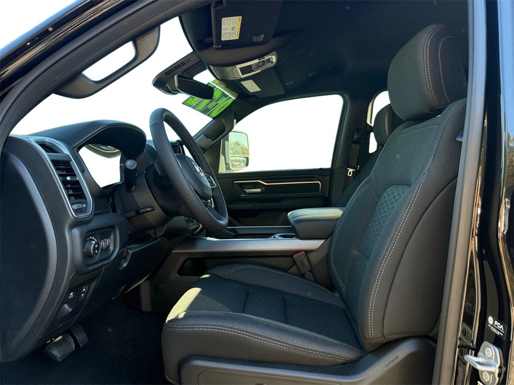 2025 RAM Ram 1500 RAM 1500 BIG HORN CREW CAB 4X4 5'7' BOX