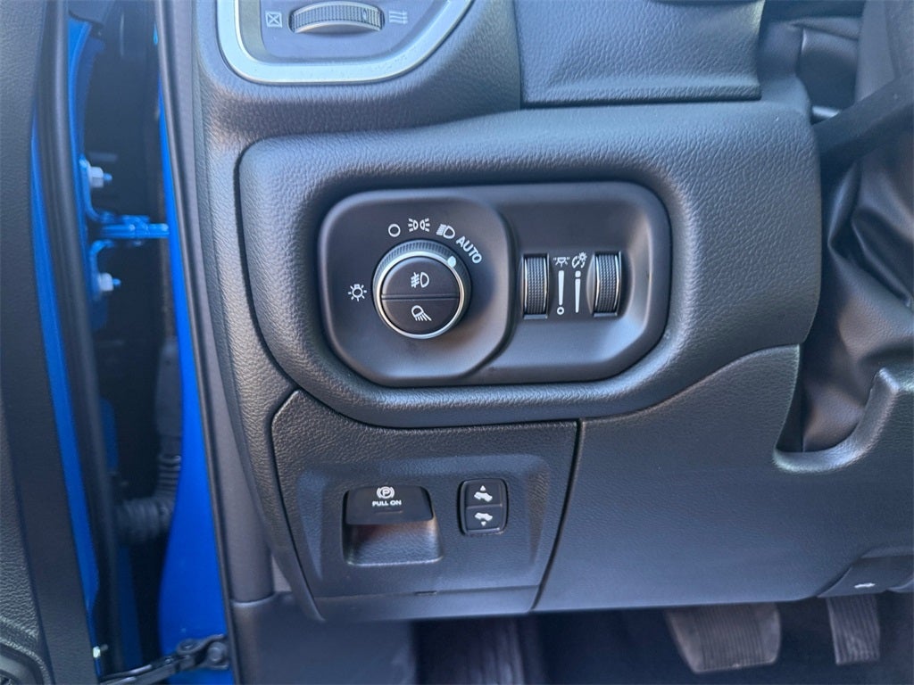 2025 RAM Ram 1500 RAM 1500 BIG HORN CREW CAB 4X4 5'7' BOX