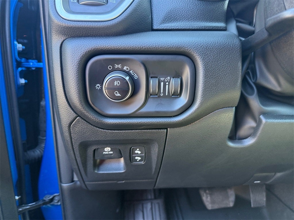 2025 RAM Ram 1500 RAM 1500 BIG HORN CREW CAB 4X4 5'7' BOX