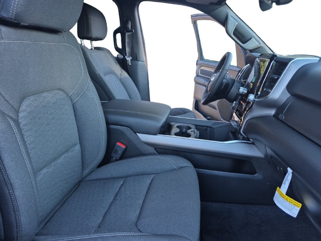 2027 RAM Ram 1500 RAM 1500 BIG HORN CREW CAB 4X4 5'7' BOX