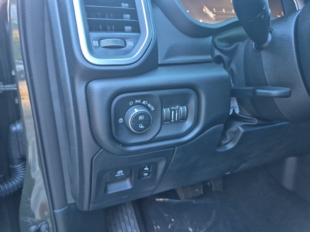 2027 RAM Ram 1500 RAM 1500 BIG HORN CREW CAB 4X4 5'7' BOX