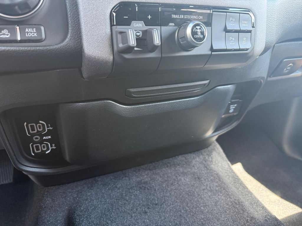 2026 RAM Ram 1500 RAM 1500 WARLOCK CREW CAB 4X4 5'7' BOX