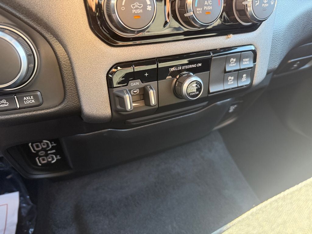 2026 RAM Ram 1500 RAM 1500 WARLOCK CREW CAB 4X4 5'7' BOX