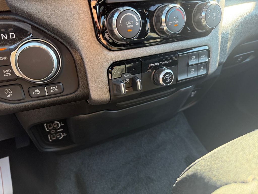 2026 RAM Ram 1500 RAM 1500 WARLOCK CREW CAB 4X4 5'7' BOX