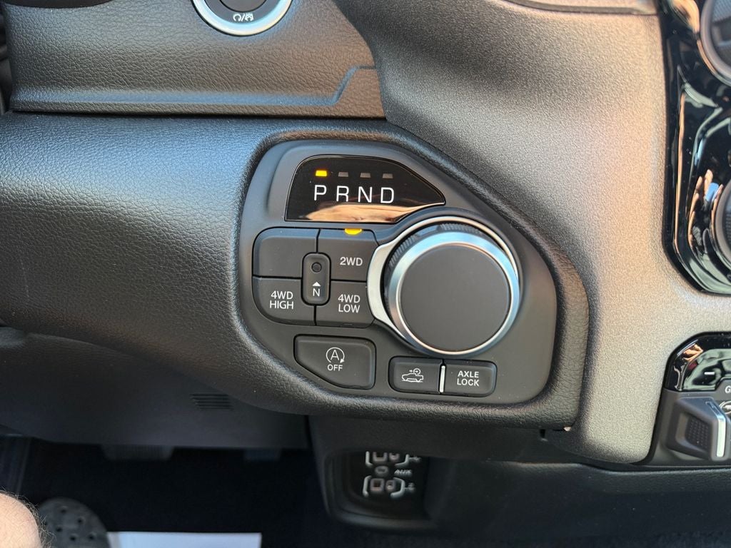 2026 RAM 1500 RAM 1500 WARLOCK CREW CAB 4X4 5'7' BOX