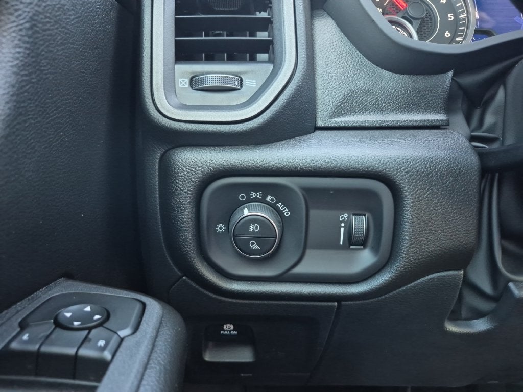 2027 RAM Ram 1500 RAM 1500 WARLOCK CREW CAB 4X4 5'7' BOX