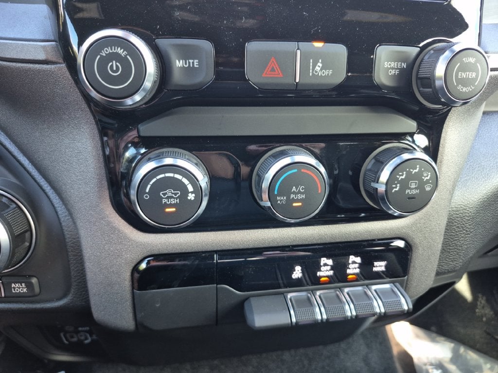 2027 RAM Ram 1500 RAM 1500 WARLOCK CREW CAB 4X4 5'7' BOX