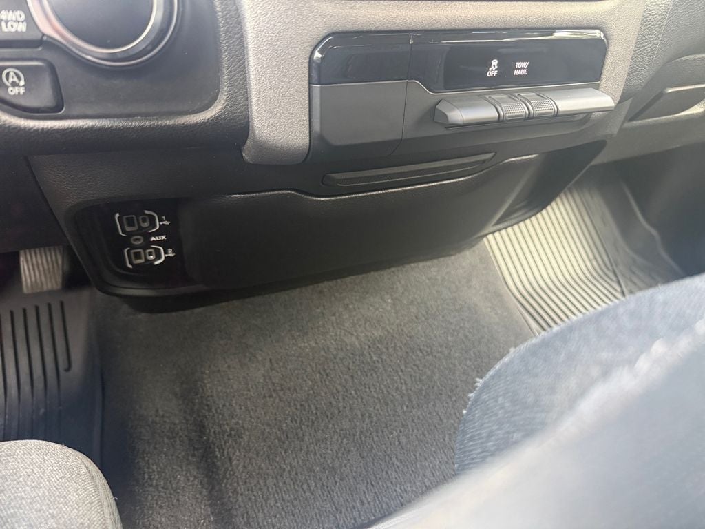 2019 RAM 1500 Tradesman Crew Cab 4x4 5'7' Box