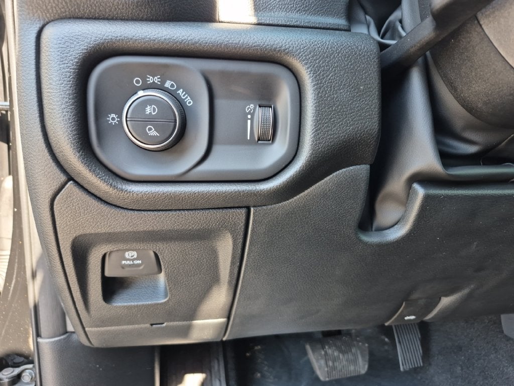 2027 RAM Ram 1500 RAM 1500 WARLOCK CREW CAB 4X4 5'7' BOX