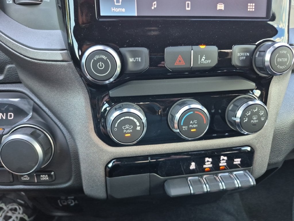 2027 RAM Ram 1500 RAM 1500 WARLOCK CREW CAB 4X4 5'7' BOX