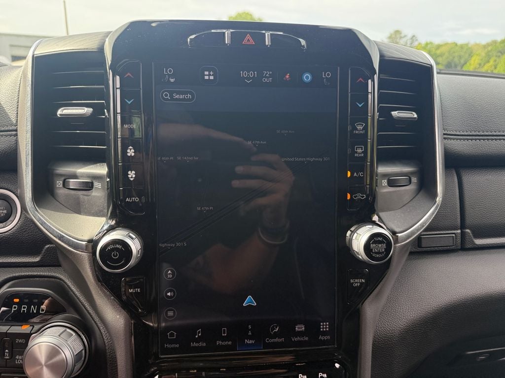 2024 RAM 1500 Laramie Crew Cab 4x4 5'7' Box