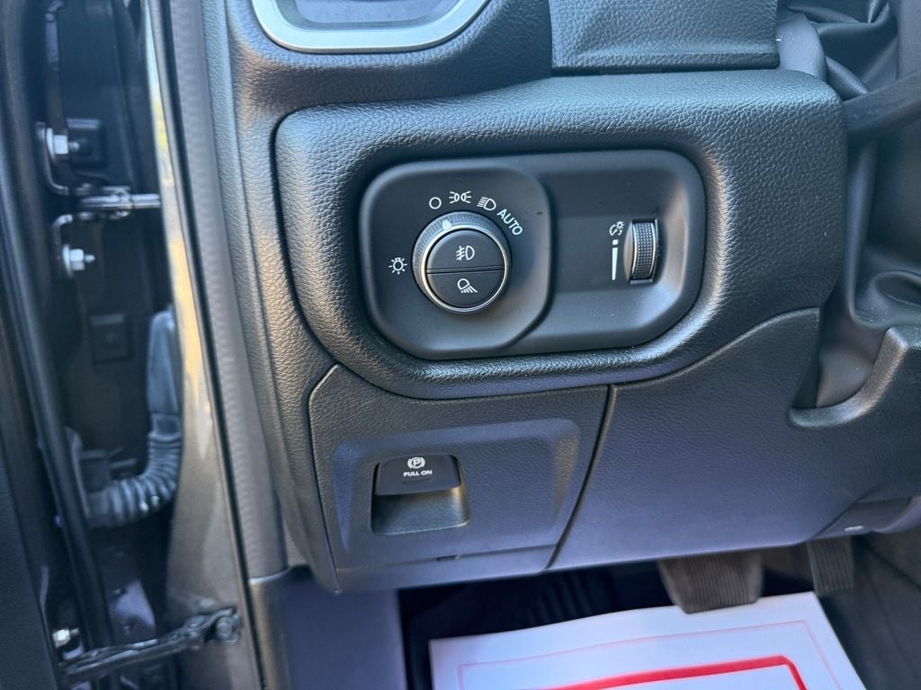 2023 RAM 1500 Big Horn Crew Cab 4x4 6'4' Box