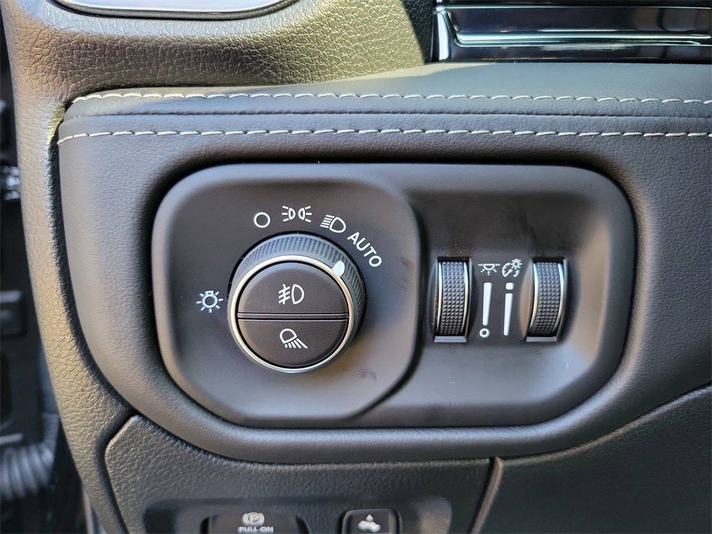 2026 RAM Ram 1500 RAM 1500 LIMITED CREW CAB 4X4 6'4' BOX