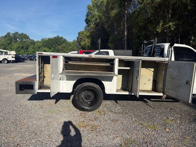2006 Ford F-450 Chassis XL DRW