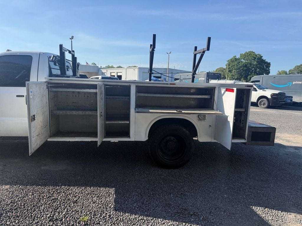 2006 Ford F-450 Chassis XL DRW