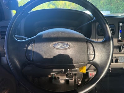 2006 Ford F-450 Chassis XL DRW