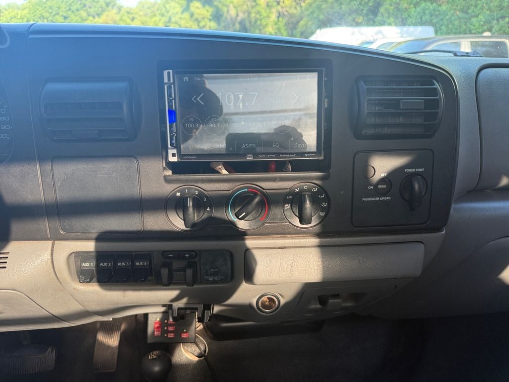 2006 Ford F-450 Chassis XL DRW