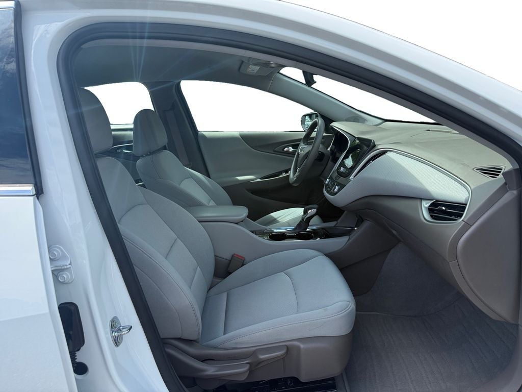 2022 Chevrolet Malibu FWD 1FL