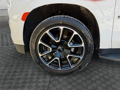 2022 Chevrolet Suburban 4WD RST