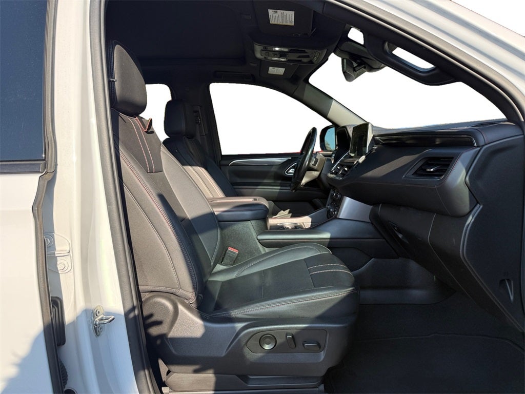 2022 Chevrolet Suburban 4WD RST