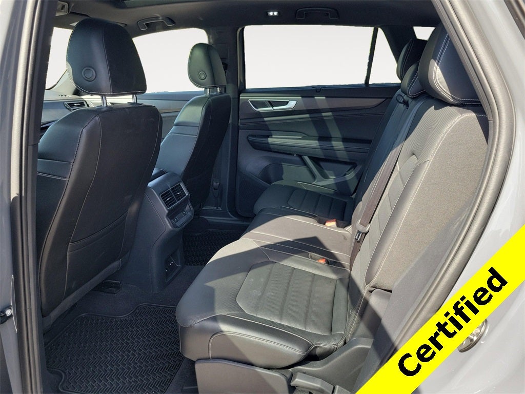 2024 Volkswagen Atlas Cross Sport 2.0T SEL R-Line