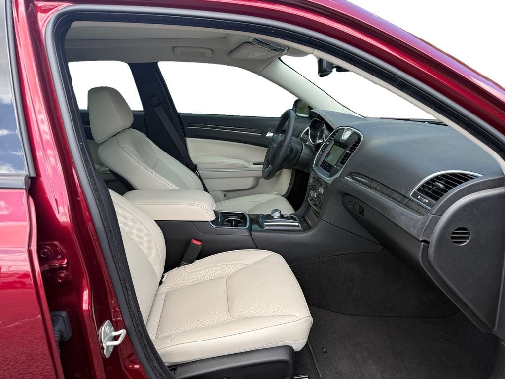 2023 Chrysler 300 Touring L