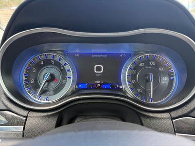 2023 Chrysler 300 Touring L