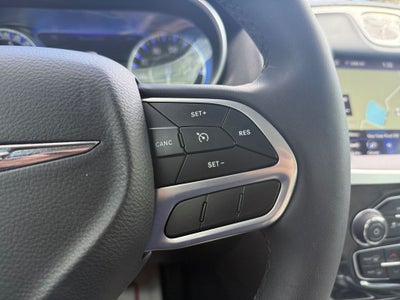 2023 Chrysler 300 Touring L