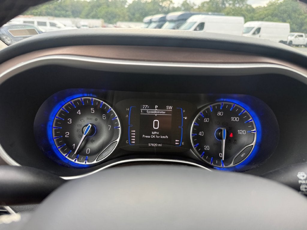 2023 Chrysler Voyager LX