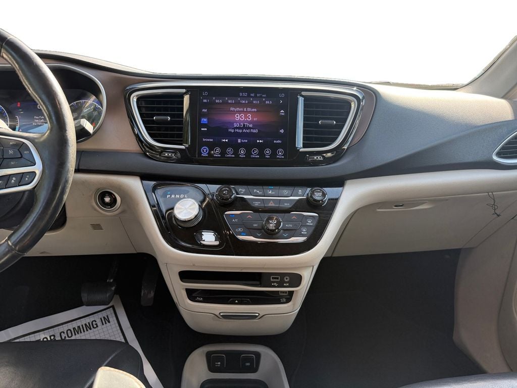 2017 Chrysler Pacifica Touring-L Plus