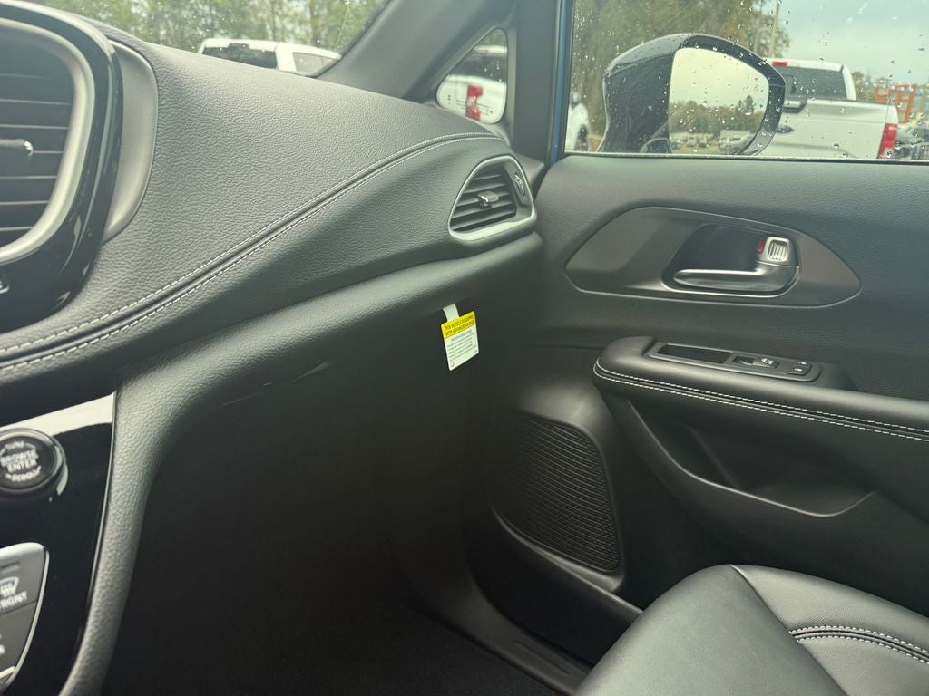 2026 Chrysler Pacifica PACIFICA SELECT AWD