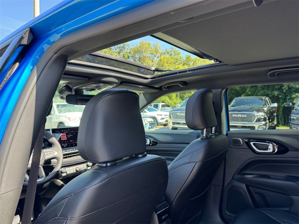 2025 Jeep Compass COMPASS LATITUDE 4X4