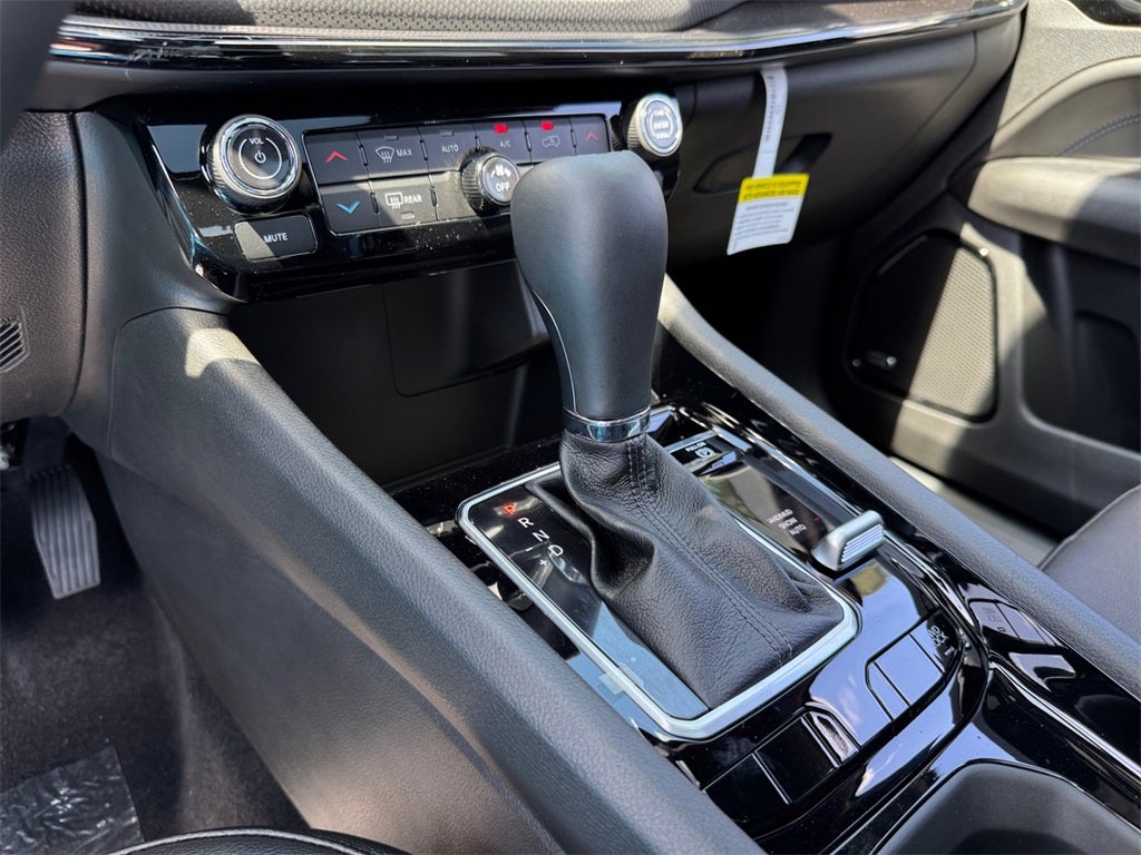 2025 Jeep Compass COMPASS LIMITED 4X4