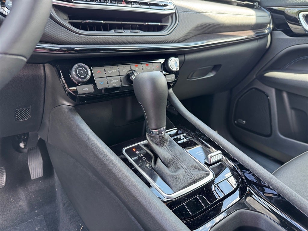 2025 Jeep Compass COMPASS LIMITED 4X4