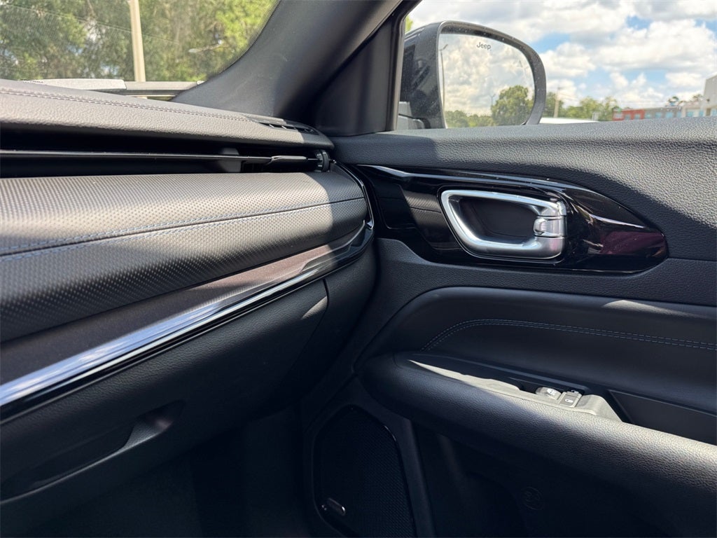 2025 Jeep Compass COMPASS LIMITED 4X4